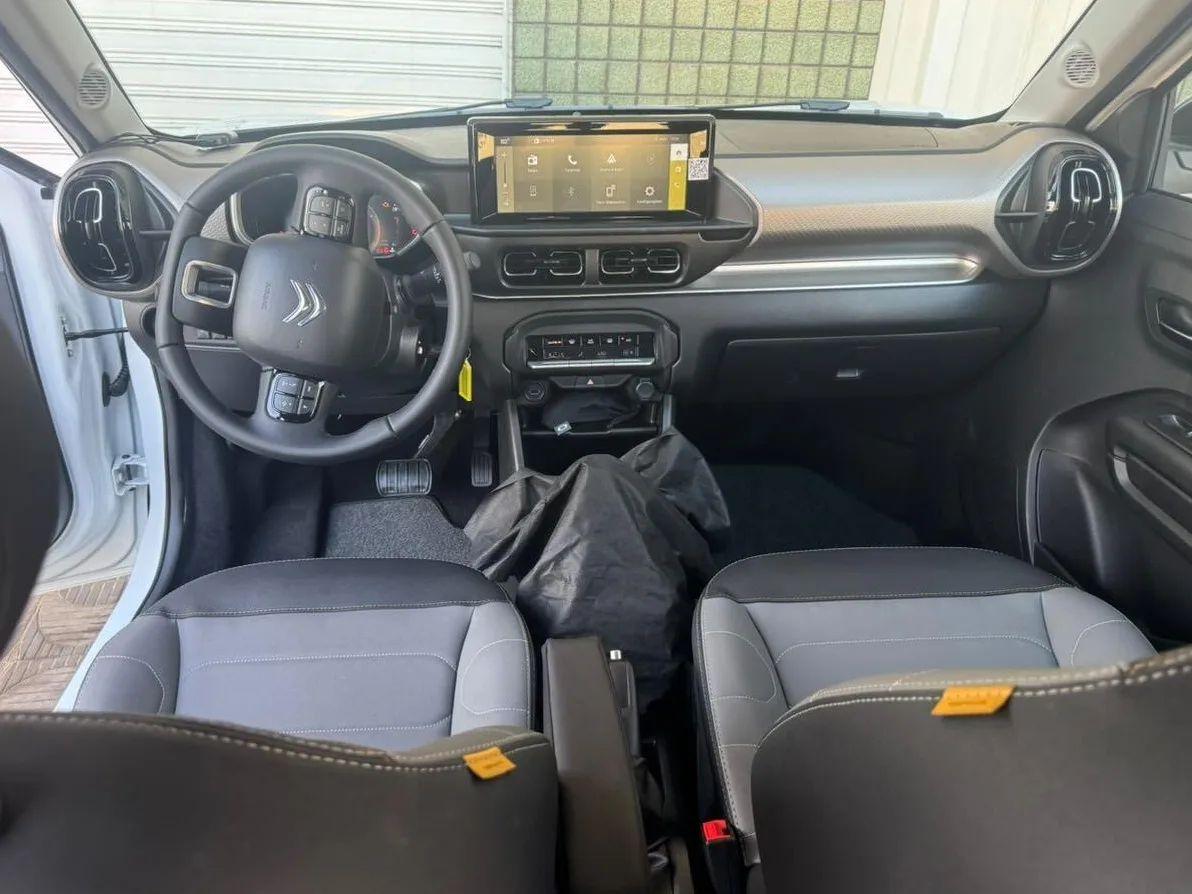 Interior Citroën Basalt flagrado no Brasil sem camuflagem