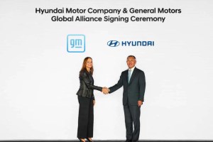 hyundai-and-general-motors-sign-memorandum-of-understanding (1)