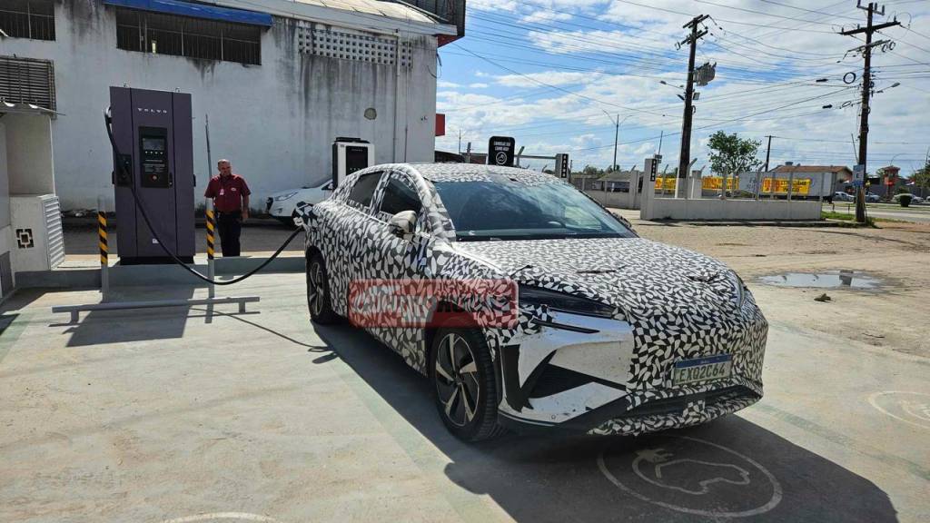 BYD Sea Lion 7 em testes no Brasil BYD Sea Lion 7 em testes no Brasil