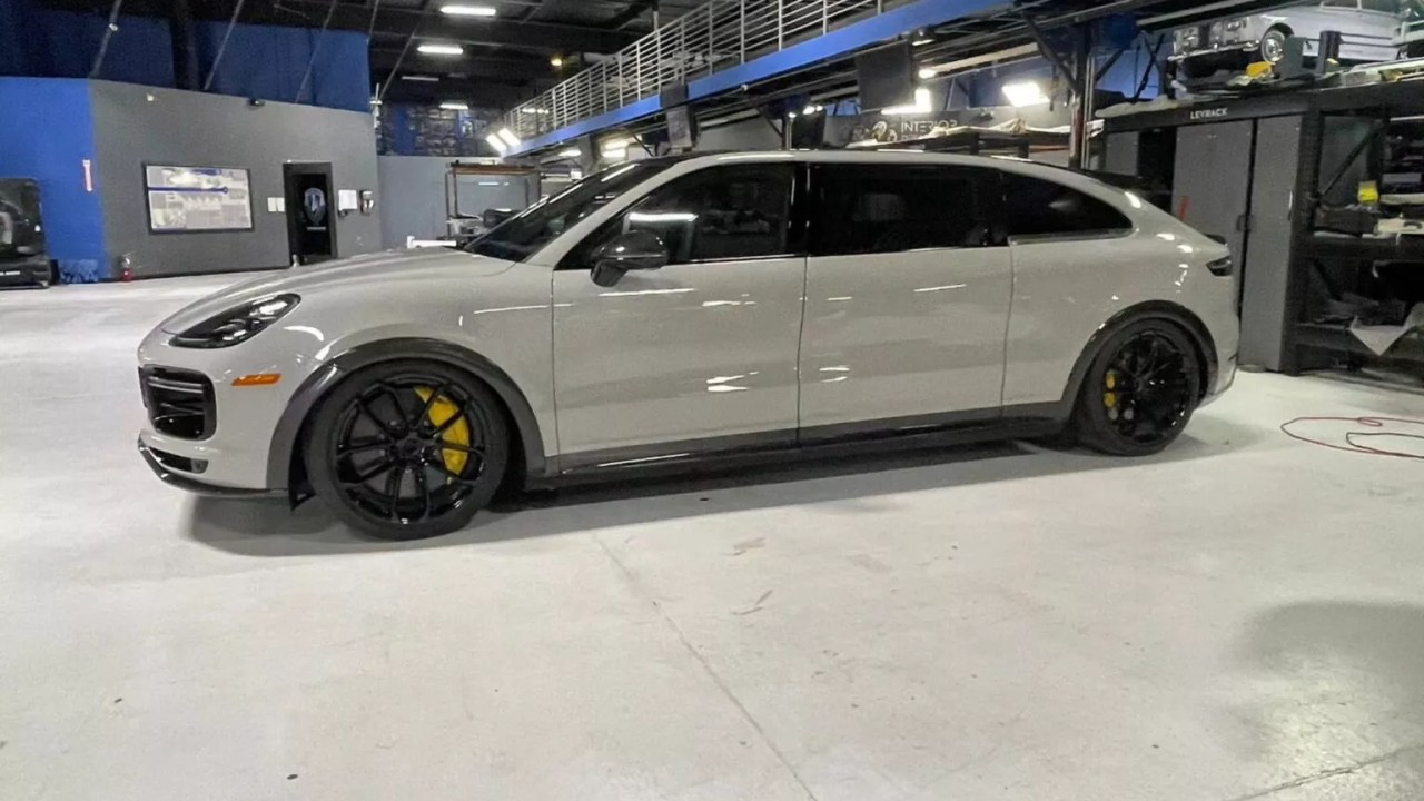 Marck-Suckerberg-Porsche-Cayenne-GT-Minivan-2-1536x1152