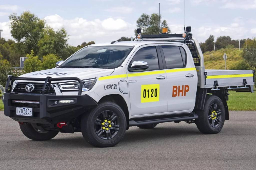Toyota-Hilux-BEV-Prototype-BHP-1-copy-2048x1151-1-e1730324038643 Nova geração da Toyota Hilux deve estrear...