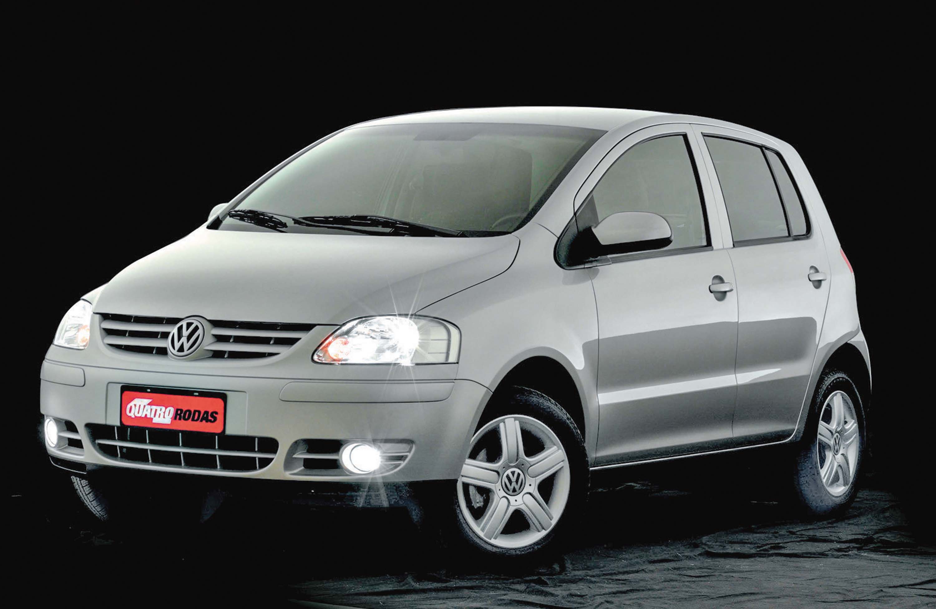 Fox Plus 1.6 Total Flex, da Volkswagen, modelo 2005.