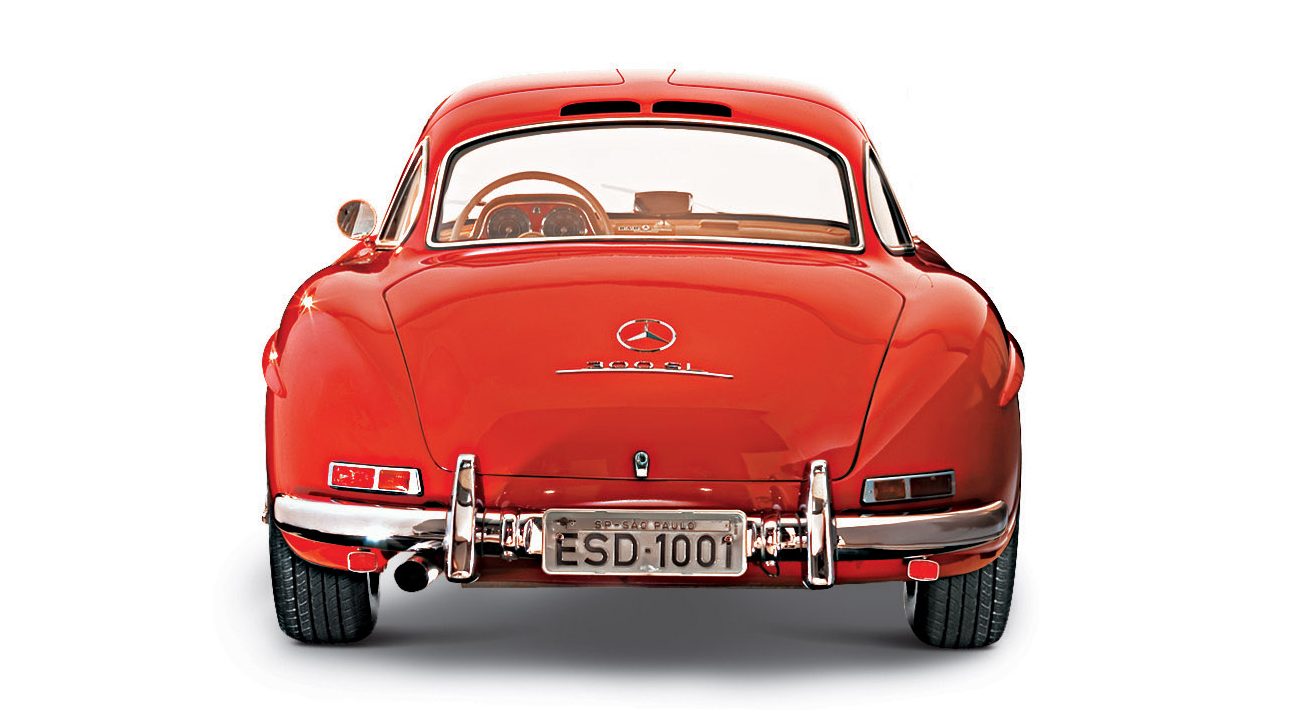 O 300SL, automóvel da Mercedes-Benz testado pela revista Quatro Rodas.