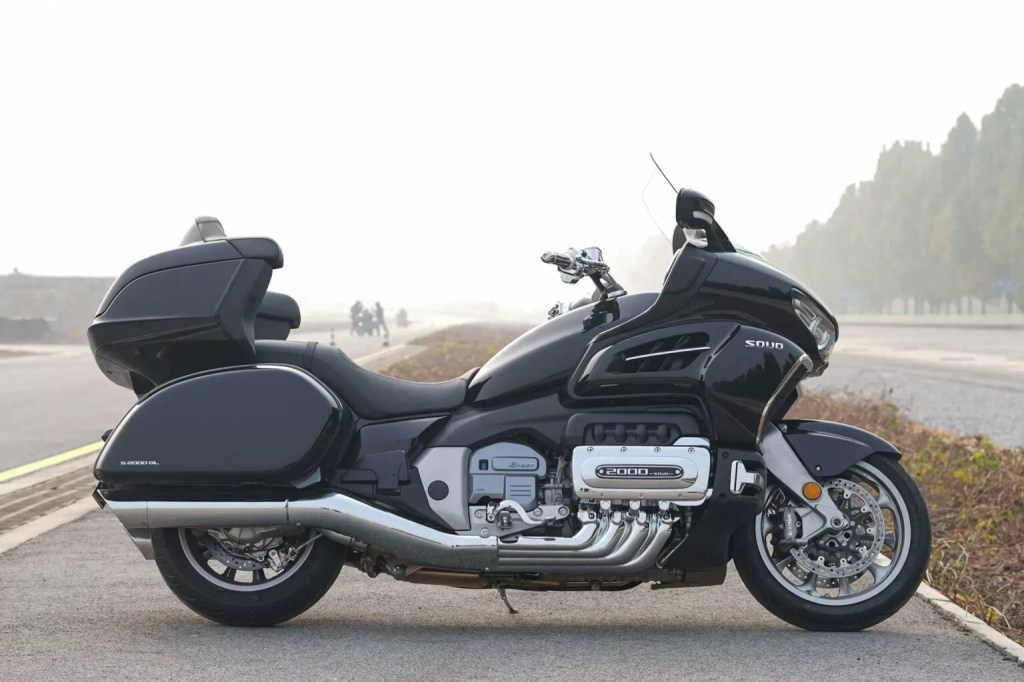 Primeira moto de luxo da GWM tem motor de 8 cilindros e ameaça Honda