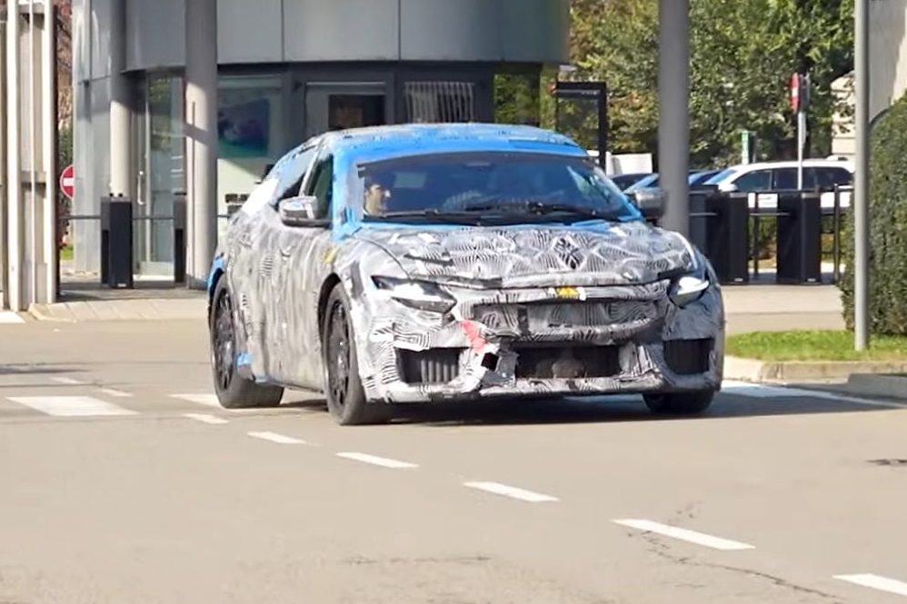 Ferrari elétrica é vista em testes na Itália