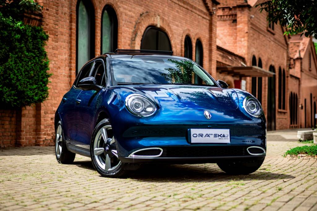 GWM Ora 03 ganha versão com teto solar e preço do BYD Dolphin