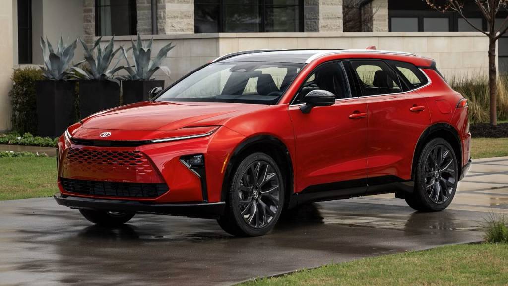 Toyota Crown Signature RAV 4 2026 pode ter algumas semelhanças com o SUV americano Toyota Crown Signature
