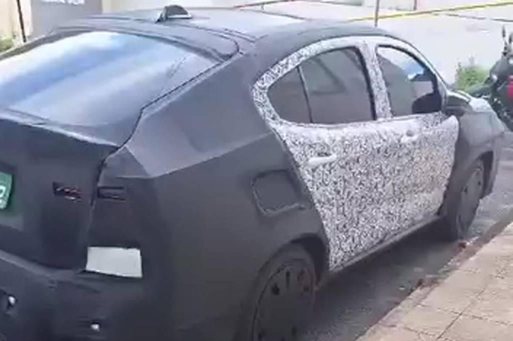Fiat Fastback 2026 em testes Fiat Fastback 2026 em testes