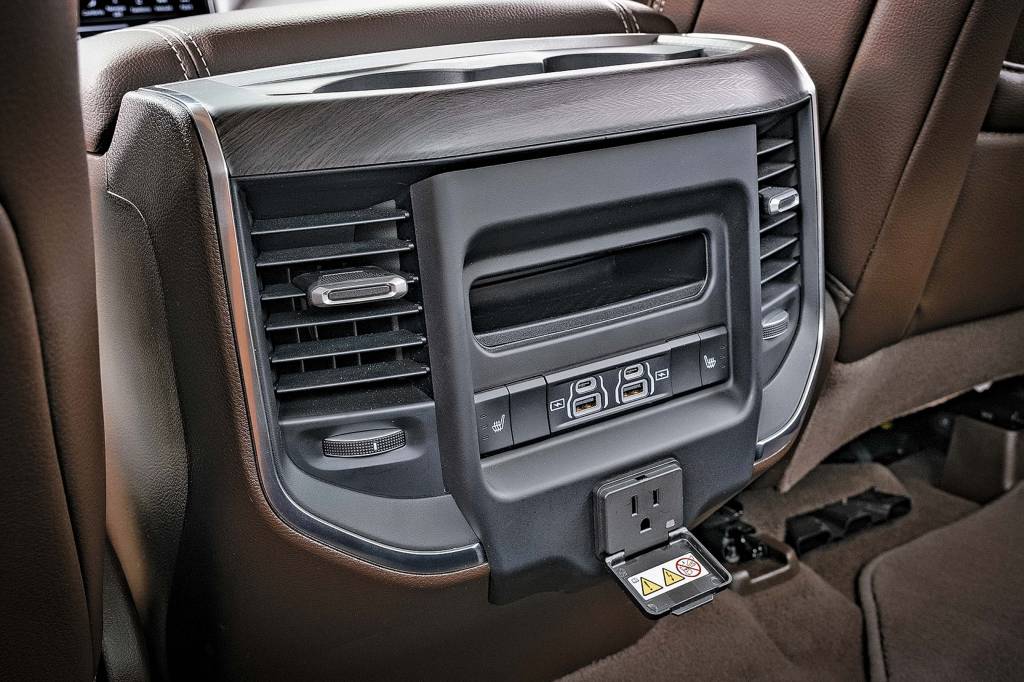 Ram 1500 laramie x ford f-150 lariat Ram 1500 laramie x ford f-150 lariat