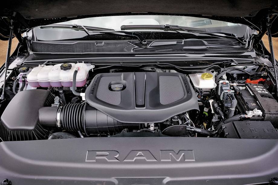 Motor da 1500 agora é um seis-cilindros biturbo de 426 cv Motor da 1500 agora é um seis-cilindros biturbo de 426 cv
