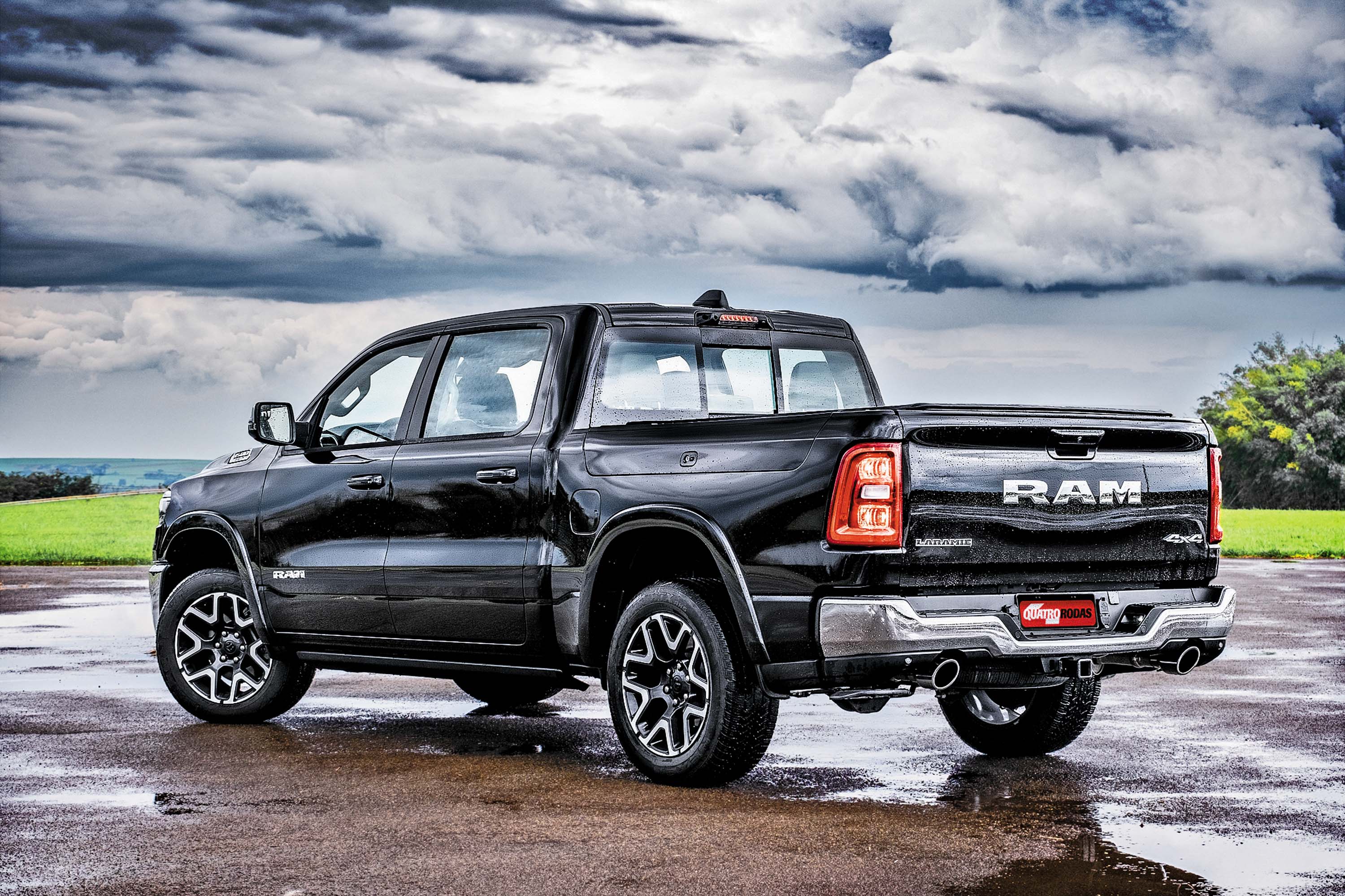 Ram 1500 laramie x ford f-150 lariat