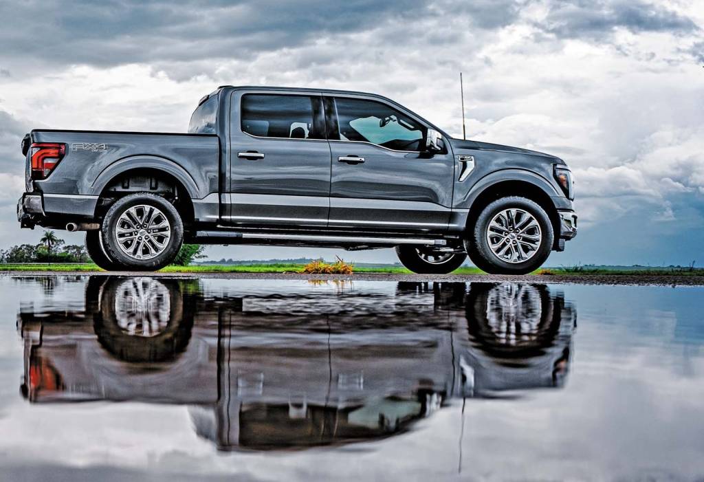 Ram 1500 laramie x ford f-150 lariat Ram 1500 laramie x ford f-150 lariat