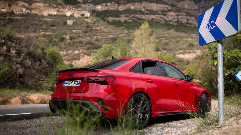 2025-audi-rs3 (1) 2025-audi-rs3 (1)