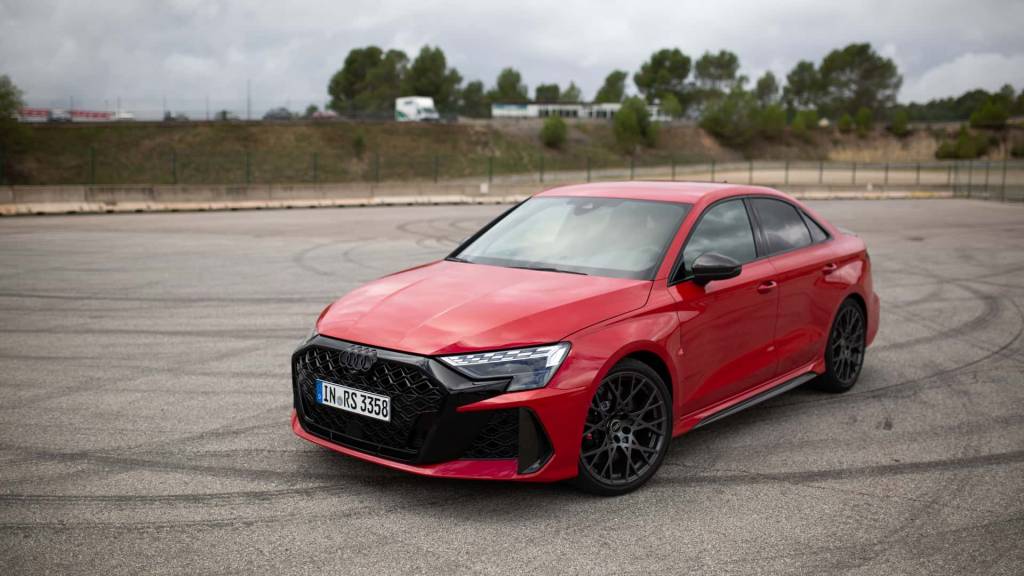2025-audi-rs3 (3) 2025-audi-rs3 (3)