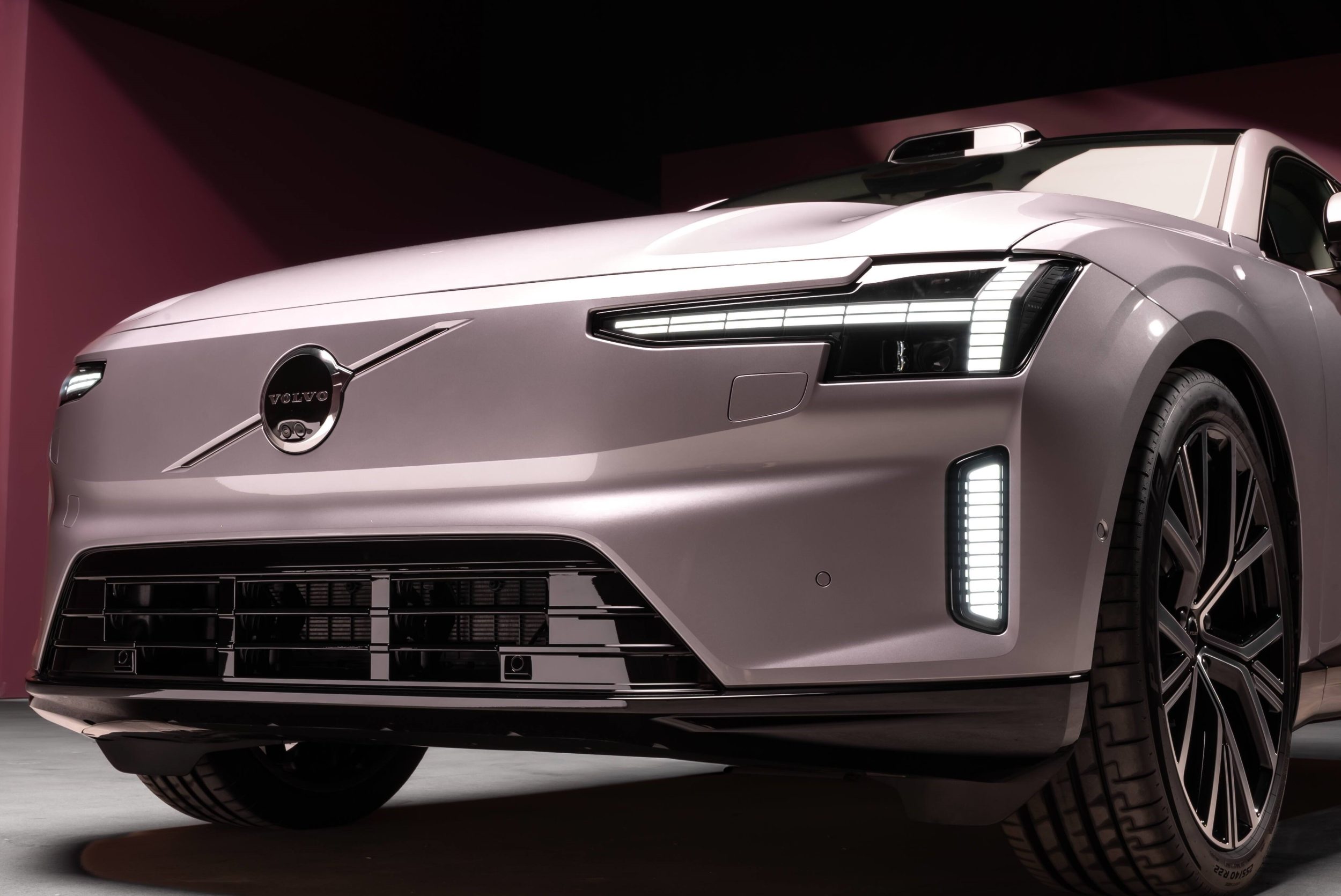 Volvo ES90 | Exterior