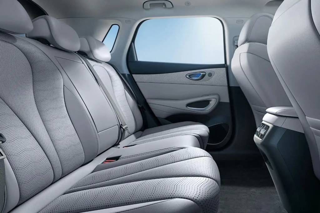 BYD SEALION 05 EV