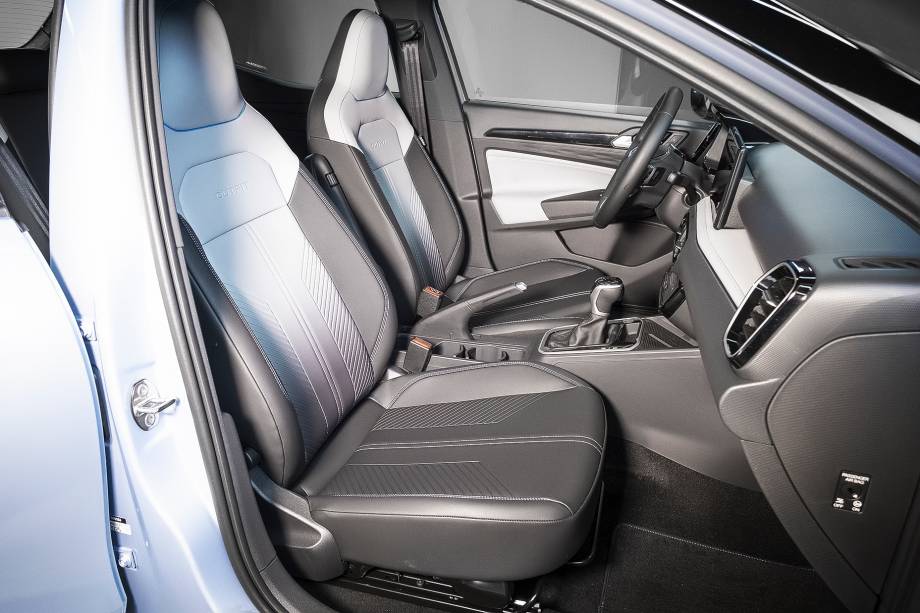 Espaço dianteiro do Volkswagen Tera Espaço dianteiro do Volkswagen Tera