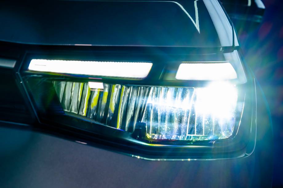 Faróis full led são de série Faróis full led são de série