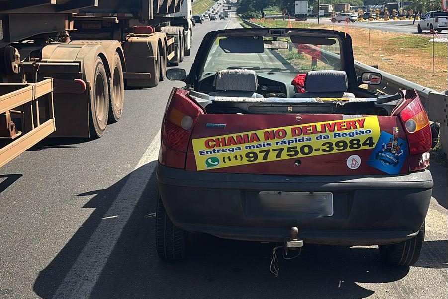 Carros apreendidos pela PM no role dos sem topete Carros apreendidos pela PM no role dos sem topete