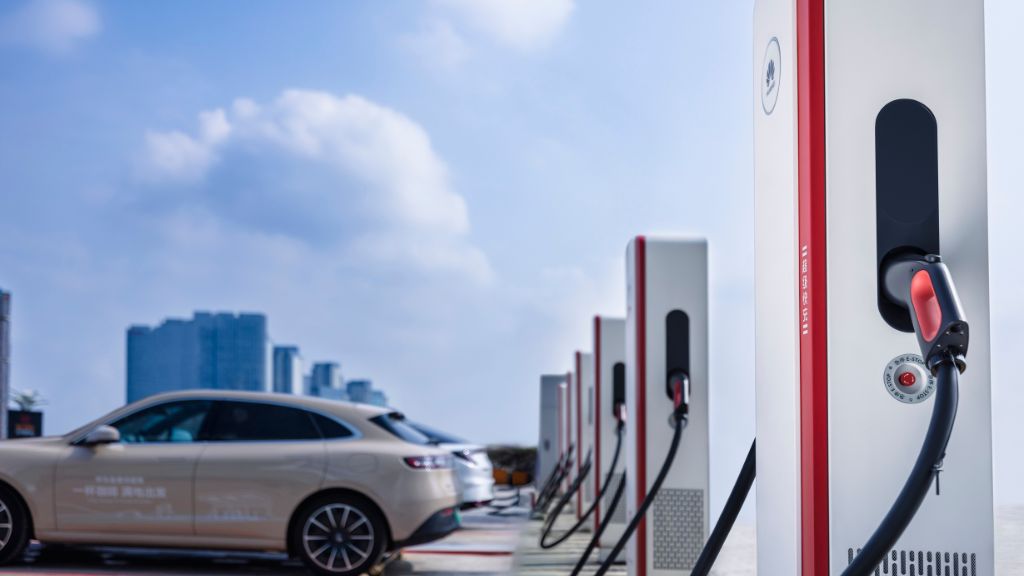 Chinesas disputam para ter o carregador mais rápido do mundo