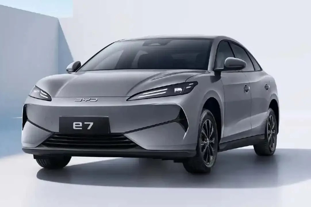 BYD E7
