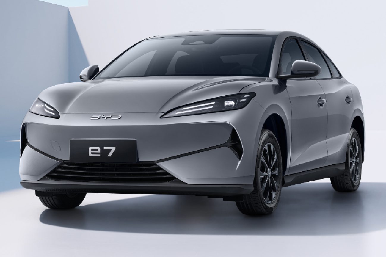 BYD E7