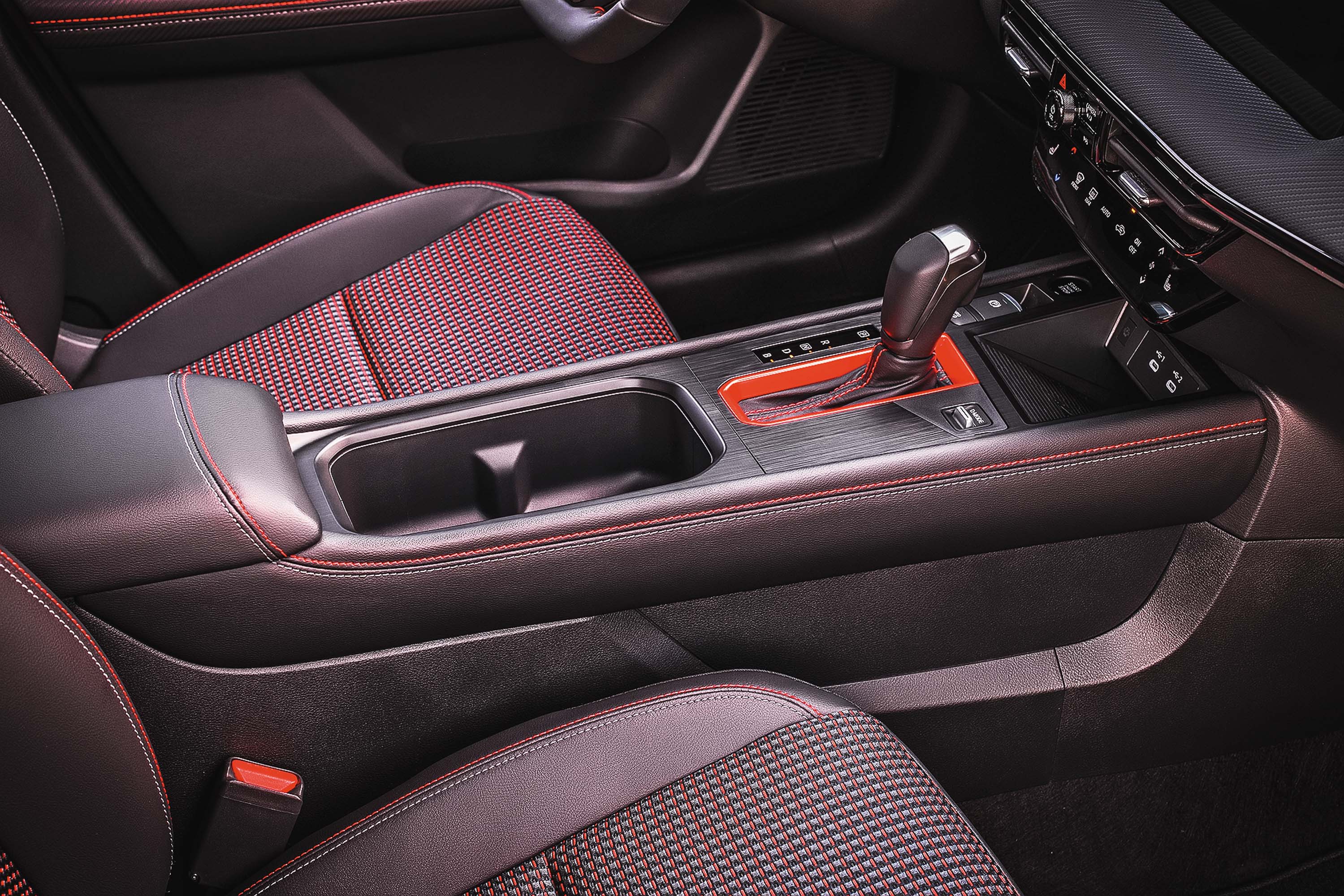 nissan kicks platinum CVT 2025