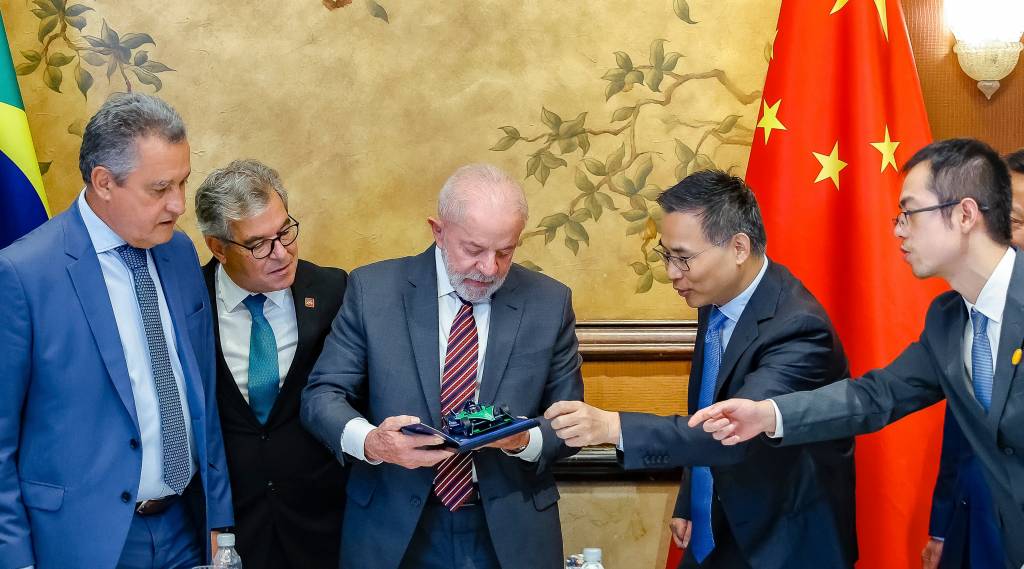 12.05.2025 – Audiência concedida ao Presidente da Envision, Lei Presidente da República, Luiz Inácio Lula da Silva, durante audiência concedida ao Presidente da Envision, Lei Zhang.