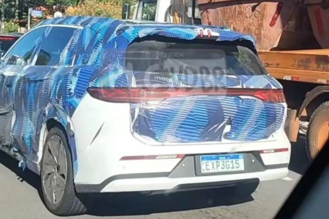 BYD Tan L em testes no Brasil