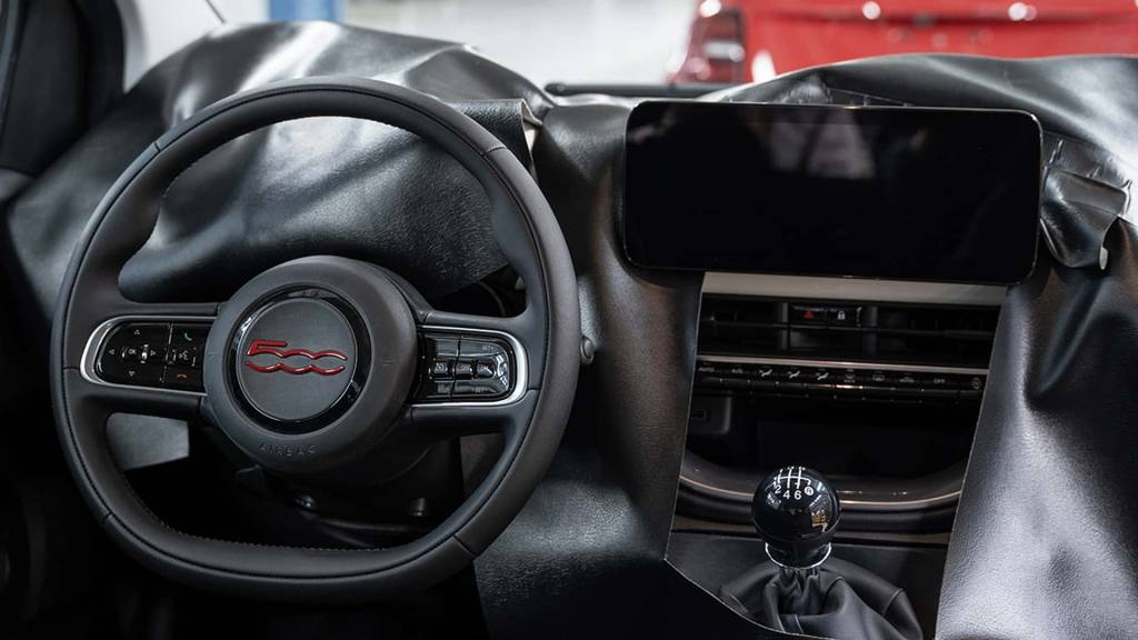 nuova-fiat-500-hybrid-2025-le-prime-foto (2) Fiat