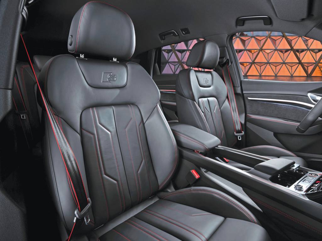 Desvendamos o longo caminho do couro do pasto aos bancos do seu carro