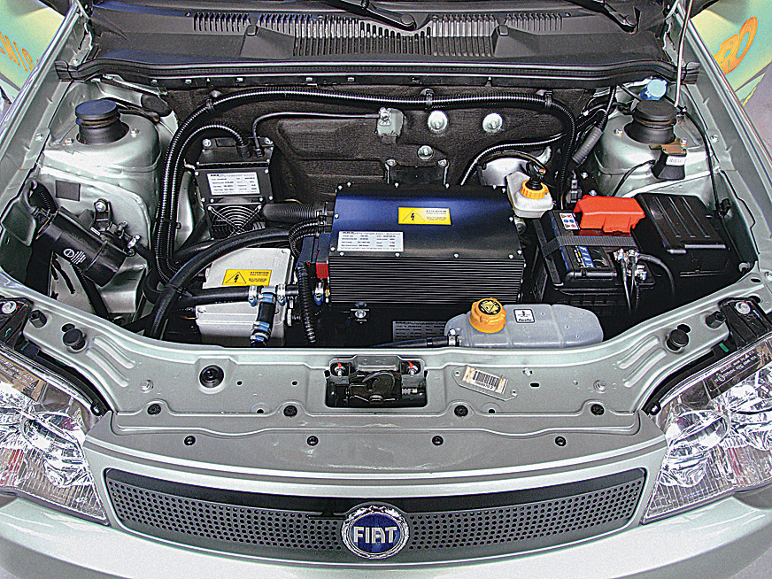 Motor do Palio Elétrico, da Fiat, testado pela revista Quatro Rodas. Motor do Palio Elétrico, da Fiat, testado pela revista Quatro Rodas.