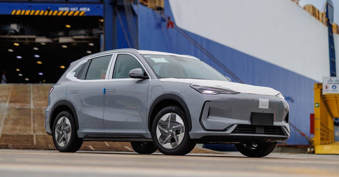 Geely EX5 começa a chegar ao Brasil para estrear em julho