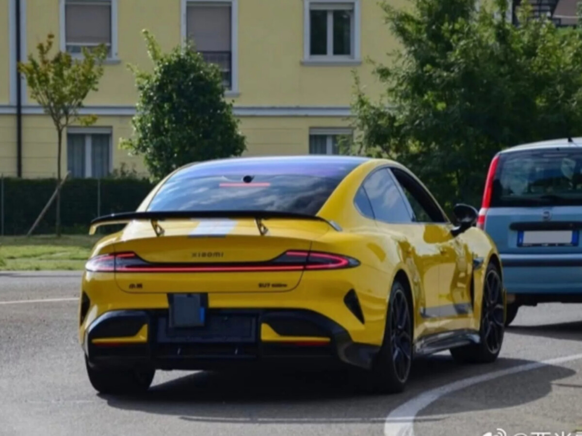 Xiaomi Ferrari Maranello