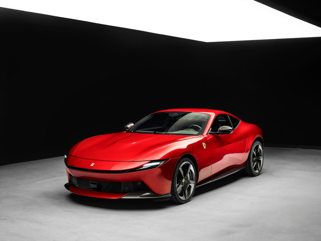 Ferrari Amalfi Ferrari Amalfi substitui a Roma com V8 mais potente e mais botões físicos