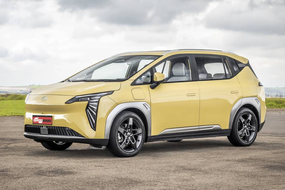 A carroceria do Y é monovolume com porte de SUV médio