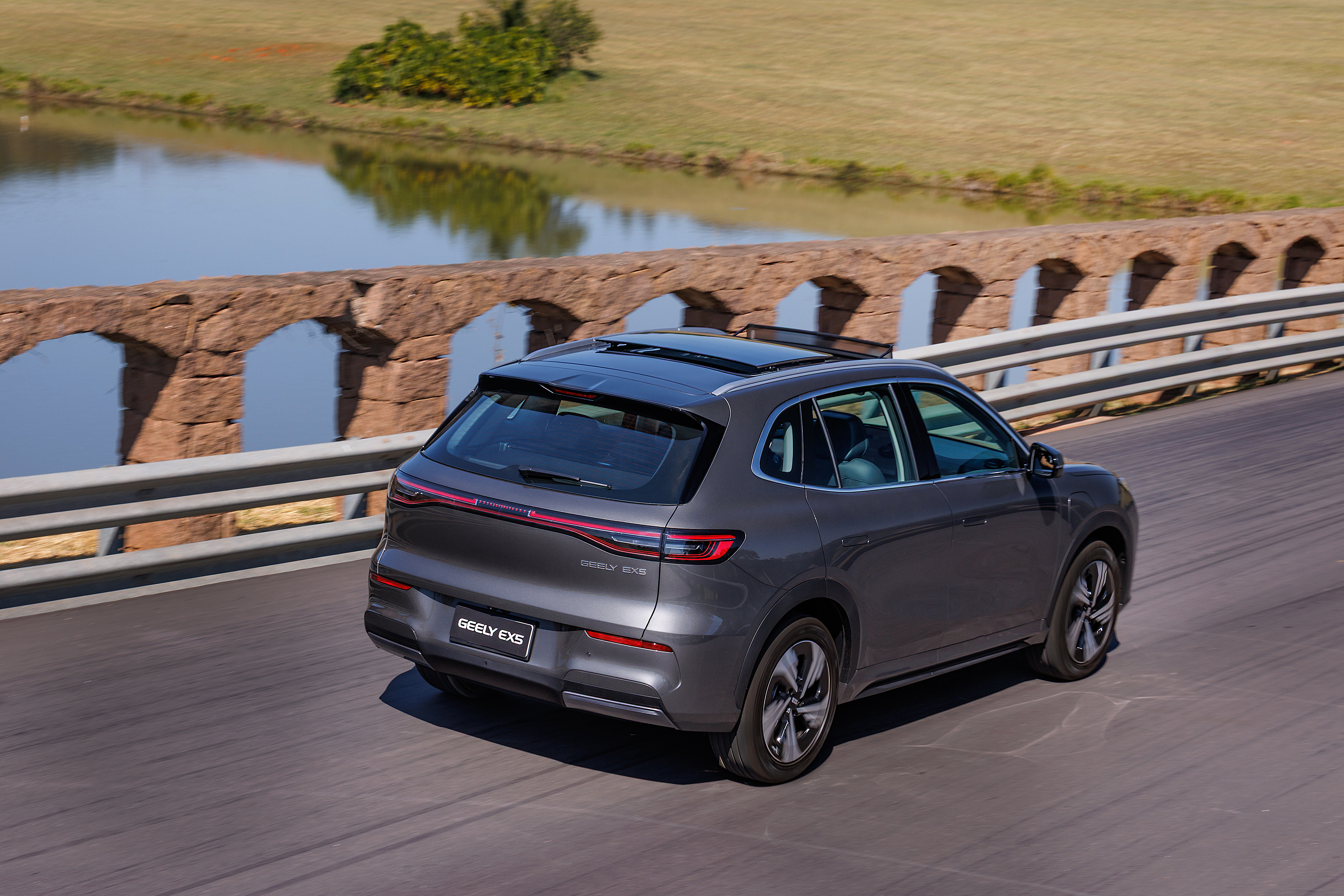 Geely EX5