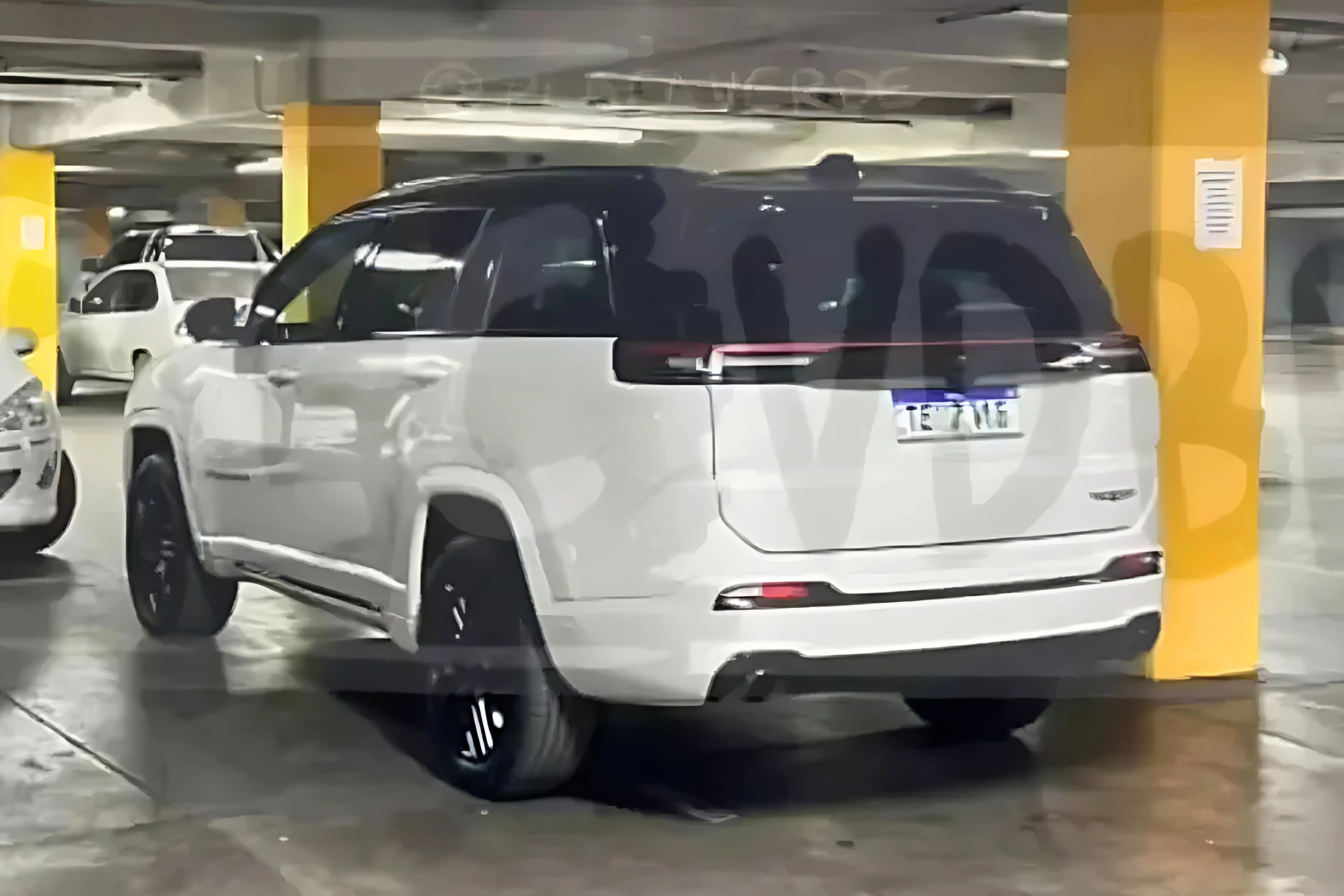 Jeep Commander 2026 sem camuflagem