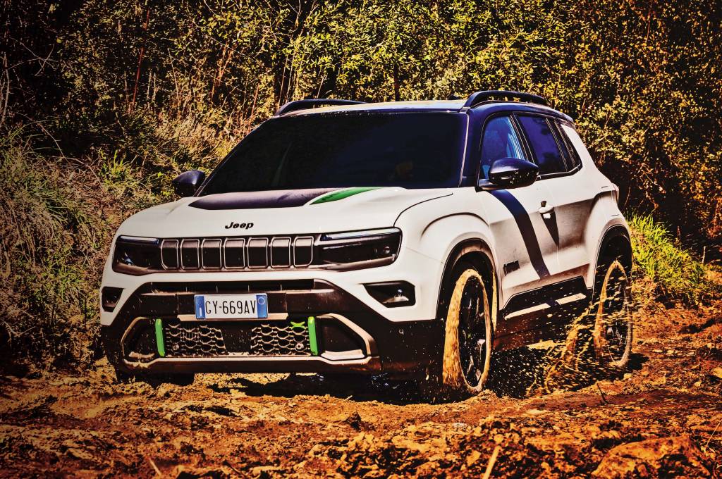 Jeep Avenger 4XE: como anda o irmão menor do Renegade que será nacional em 2026