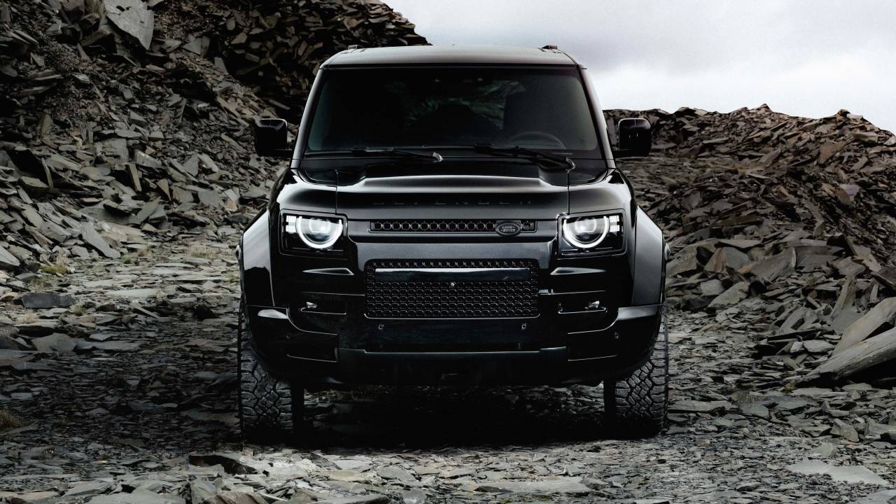Land Rover Defender Octa Black
