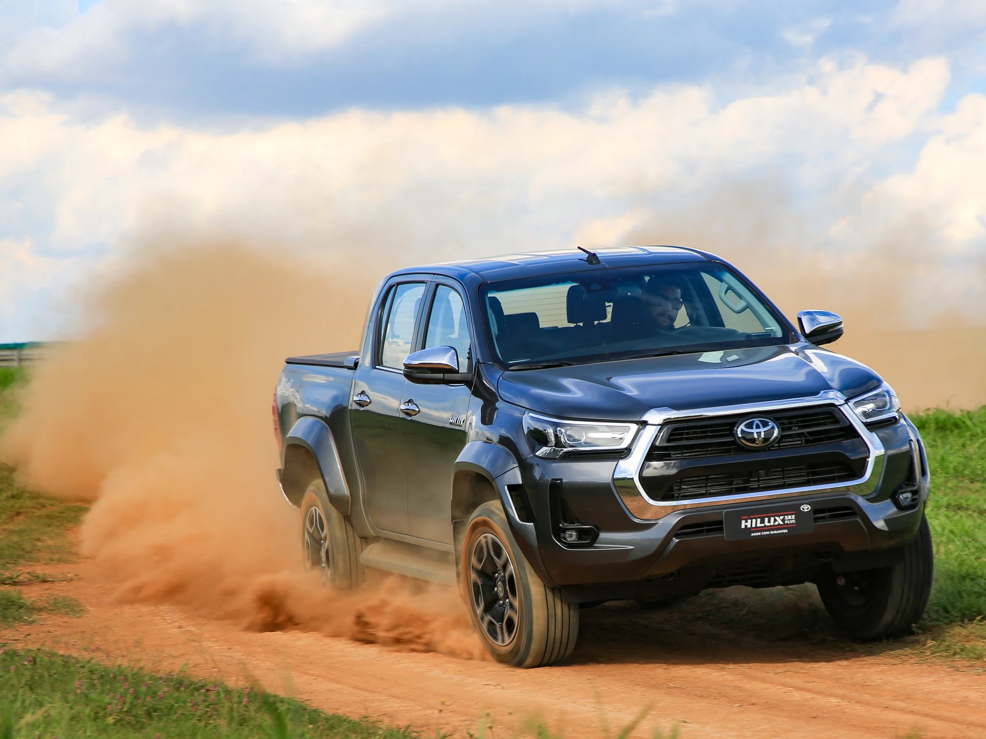 impressoes-rapidas-toyota-hilux-srx-plus