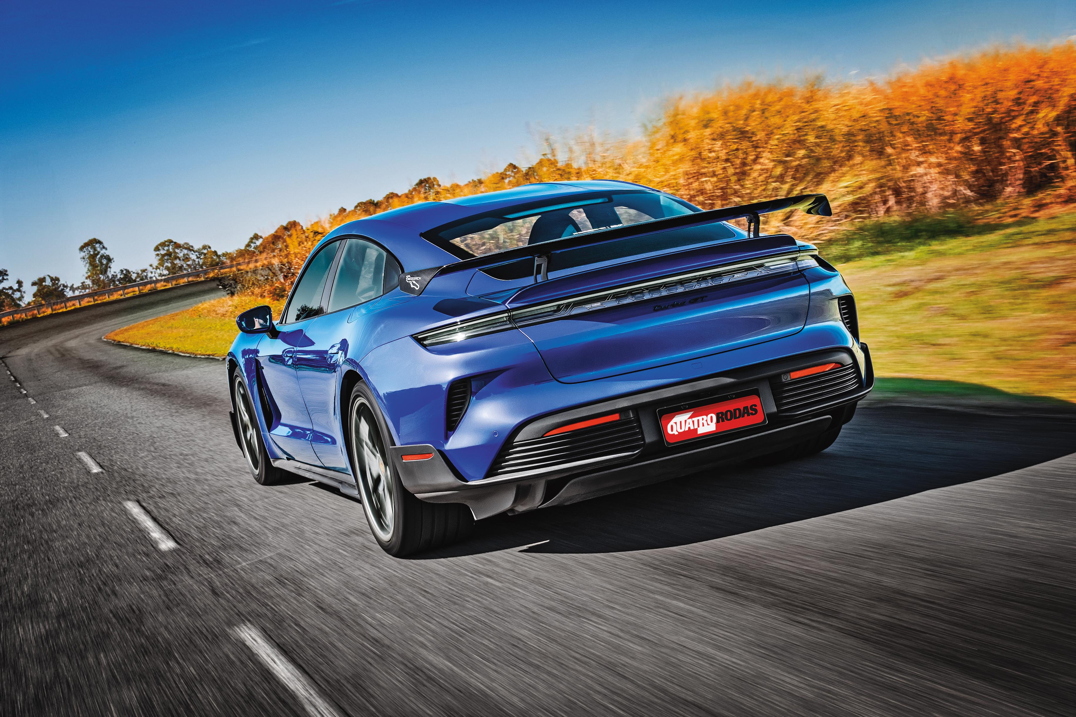 Porsche Taycan Turbo GT é tão rápido que o tempo parece até parar