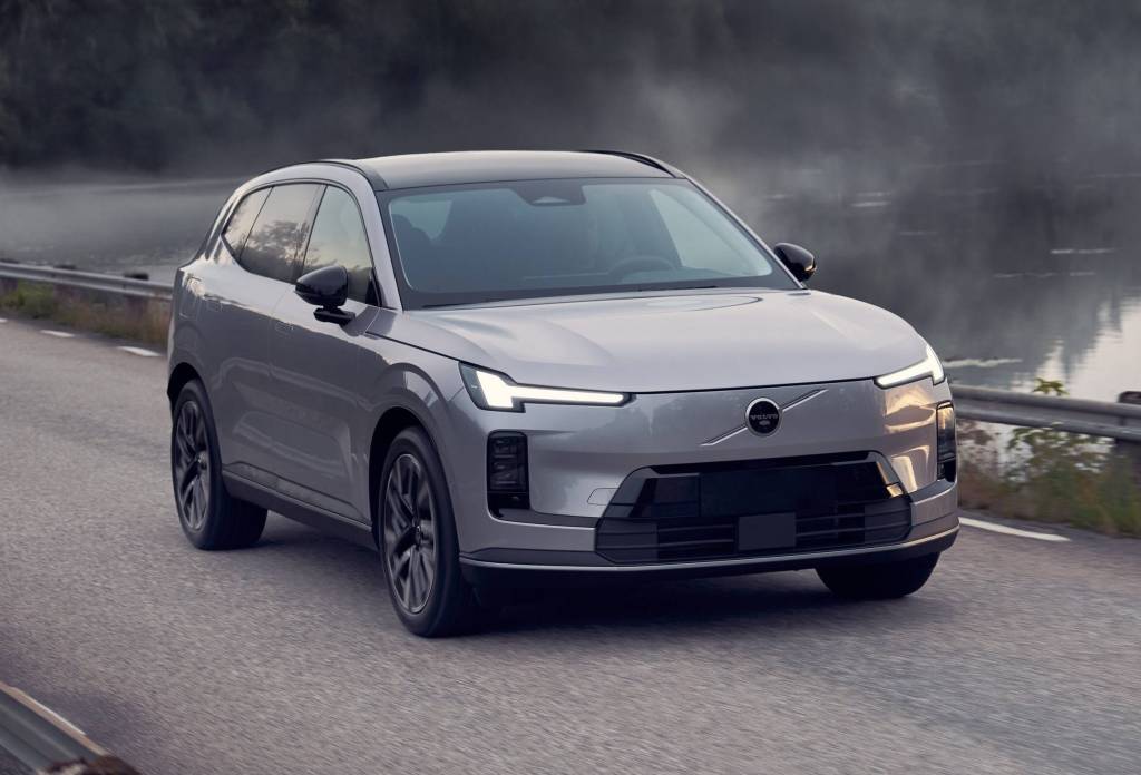 Volvo XC70 retorna como SUV híbrido plug-in com 1.200 km de autonomia