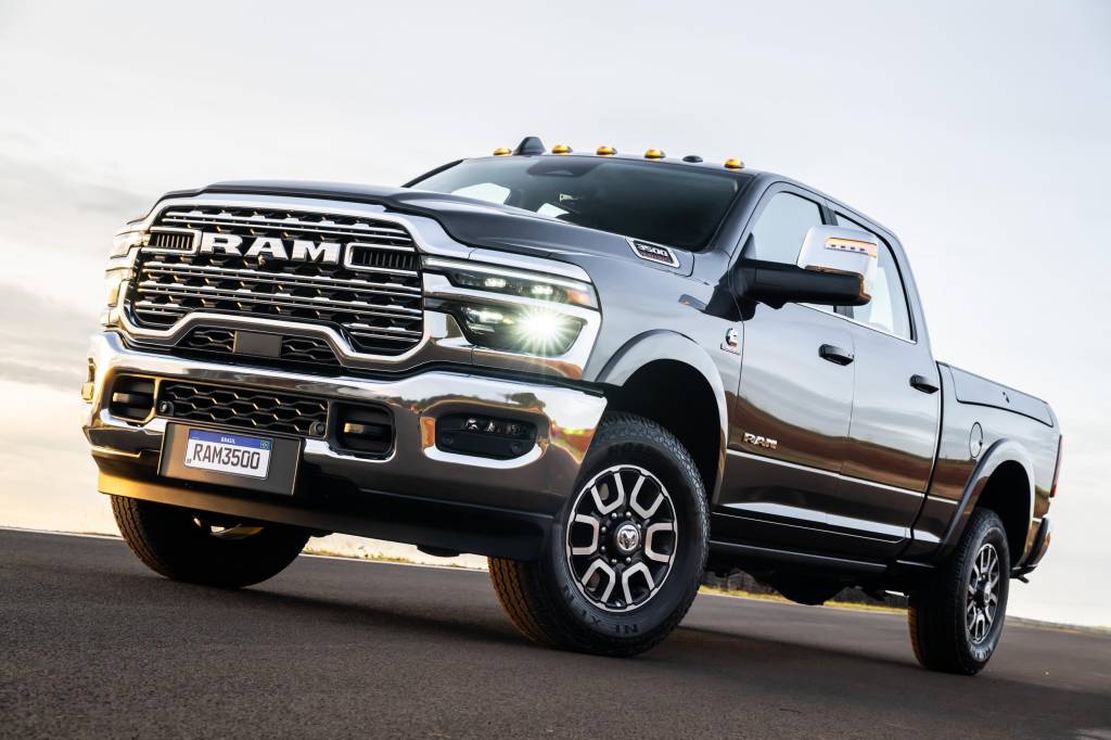 Novas Ram 2500 e 3500 são picapes mais potentes do Brasil e chegam aos R$ 679.990