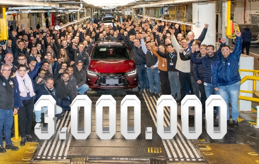 Onix passa Corsa e Celta e torna-se o Chevolet com maior produção no Brasil