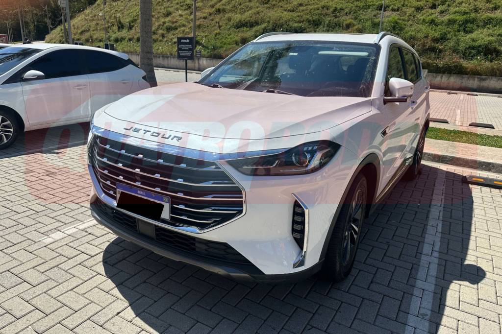 Jetour X70 Plus é irmão do Tiggo 8 Pro e está rodando no Brasil sem camuflagem