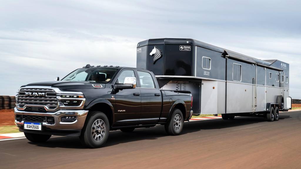 Testamos a Ram 3500 Longhorn de R$ 679.990 no seu principal uso: puxando trailer