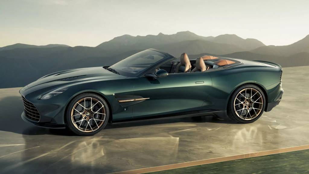 Aston Martin Vanquish e DB12 60 ANOS