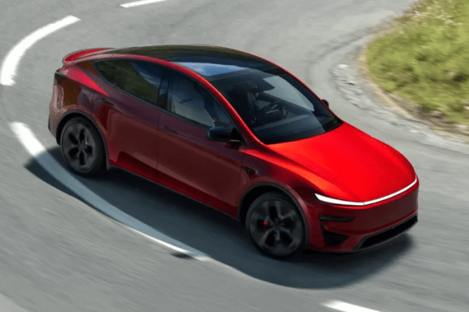 Tesla-Model-Y-Performance-07-925×520