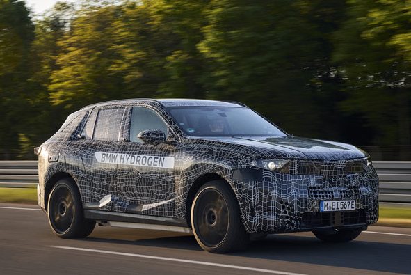 Novo BMW X5 terá versão a hidrogênio feita em série com parceria da Toyota